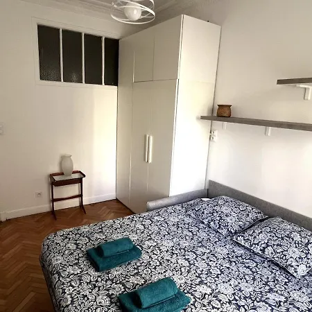 Lumineux Dans Le Quartier Des Fleurs Appartement *